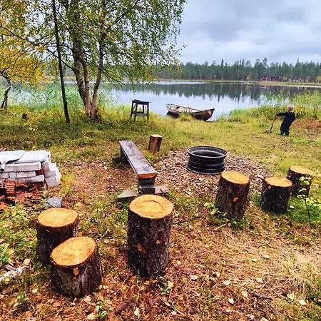 Сasa de vacaciones Authentic At The Reindeer Farm