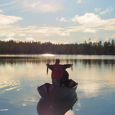 Сasa de vacaciones Authentic At The Reindeer Farm *